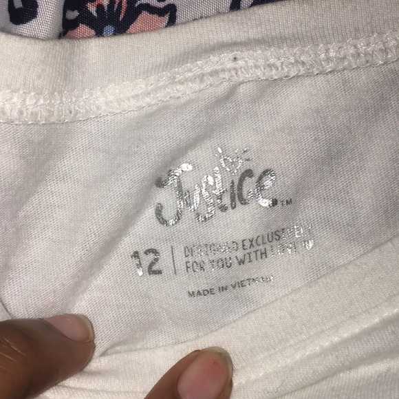 Cute kitty shirt🥰 - Picture 2 of 2